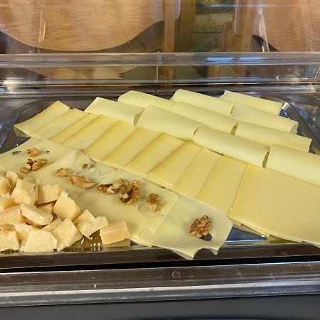 Hotel - Restaurant Eierhals Am Aegerisee Oberägeri エクステリア 写真