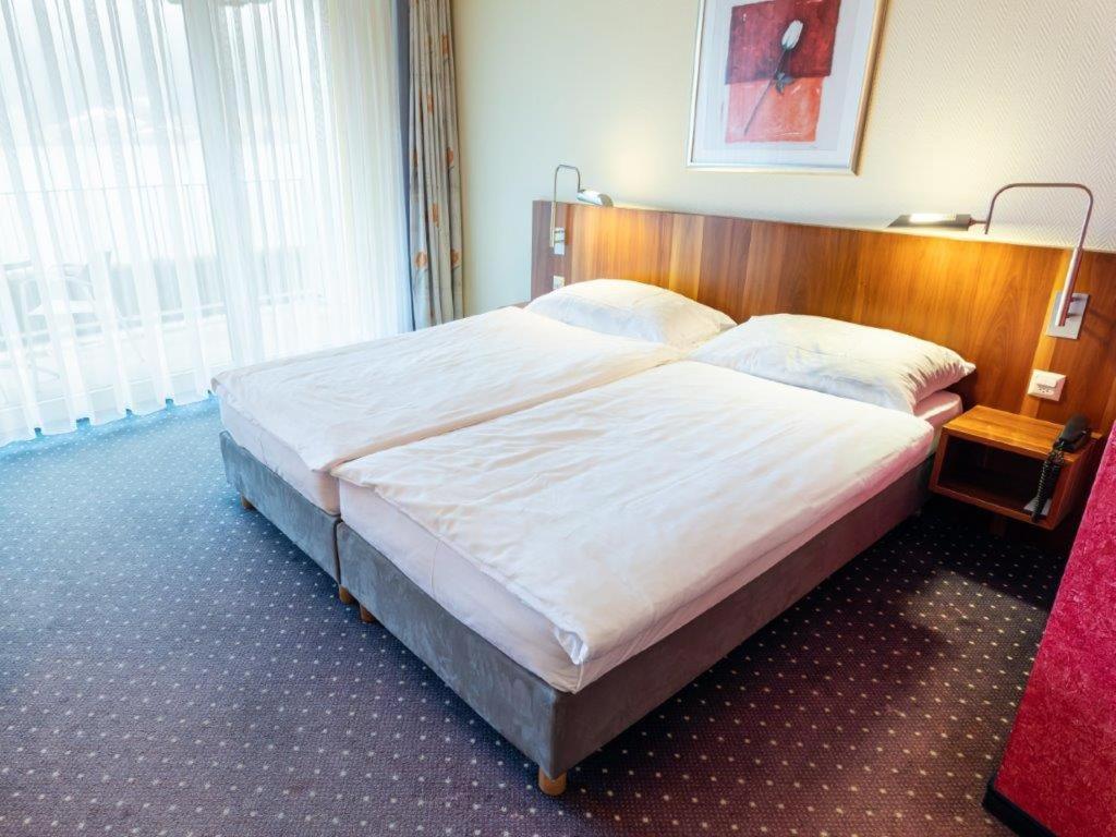 Hotel - Restaurant Eierhals Am Aegerisee Oberägeri エクステリア 写真