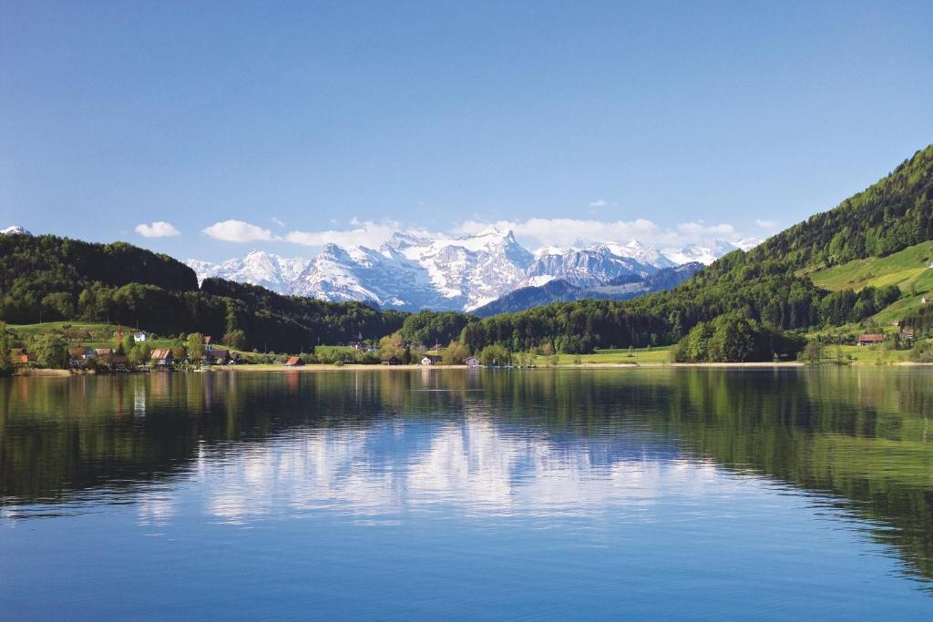Hotel - Restaurant Eierhals Am Aegerisee Oberägeri エクステリア 写真