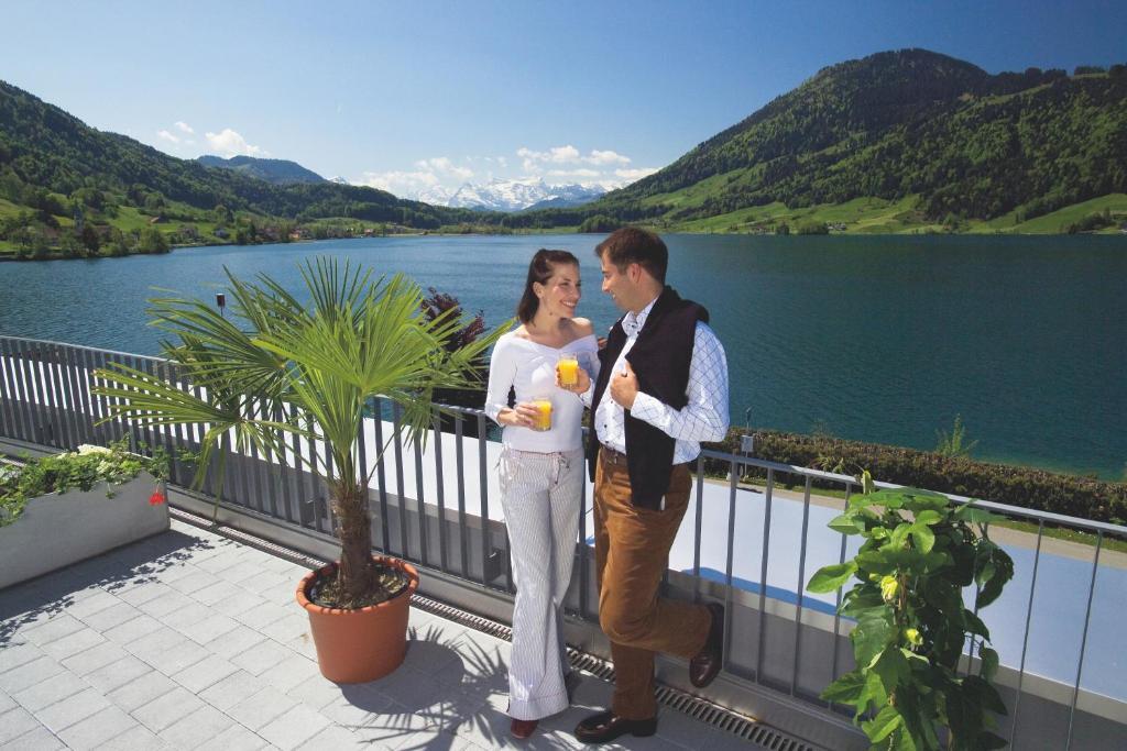 Hotel - Restaurant Eierhals Am Aegerisee Oberägeri エクステリア 写真