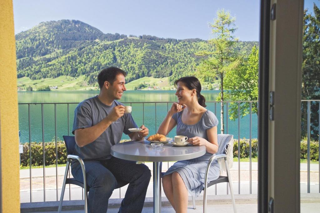 Hotel - Restaurant Eierhals Am Aegerisee Oberägeri エクステリア 写真